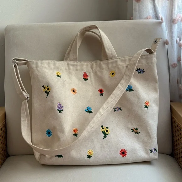 Baggu Ditsy Floral Zip Horizontal Duck Bag - Picture 4 of 9